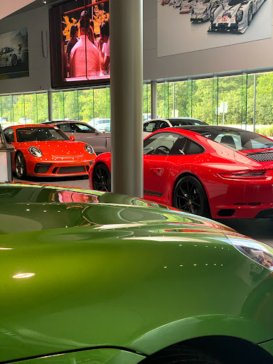Porsche Dealer «Porsche Exchange», reviews and photos, 2300 Skokie Valley Rd, Highland Park, IL 60035, USA