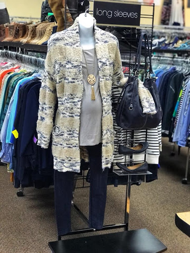 Used Clothing Store «Clothes Mentor Strongsville», reviews and photos, 15143 Pearl Rd, Strongsville, OH 44136, USA