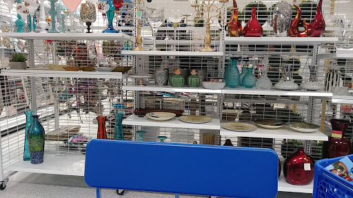 Clothing Store «Ross Dress for Less», reviews and photos, 1023 Edwards Ferry Rd NE, Leesburg, VA 20176, USA