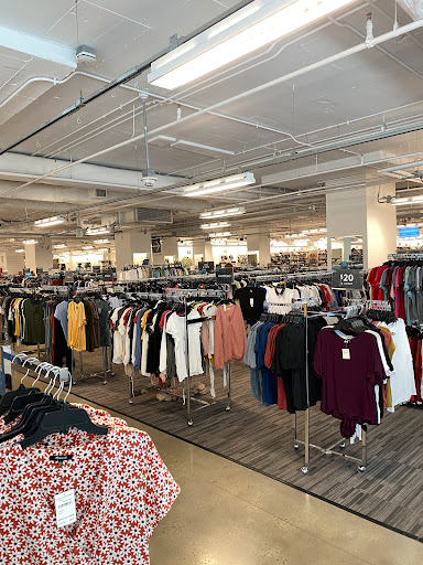 Department Store «Nordstrom Rack 12th Street», reviews and photos, 555 12th St NW c120, Washington, DC 20004, USA