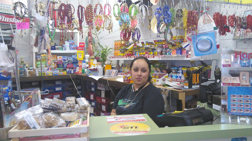 Sporting Goods Store «Deportes Y Mas», reviews and photos, 1517 SE 6th Ave, Topeka, KS 66607, USA