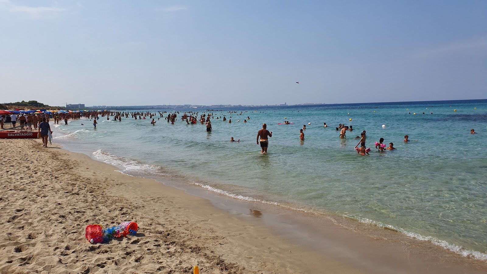 Foto di Spiaggia di Lido Conchiglie con parzialmente pulito livello di pulizia