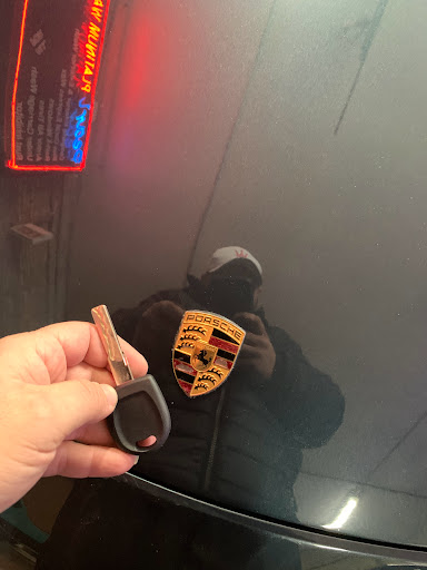 Locksmith «R.O.N Locksmith», reviews and photos, 644 W Addison St, Chicago, IL 60613, USA