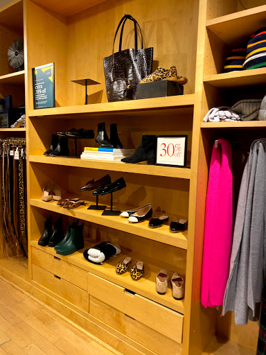 Clothing Store «J.Crew», reviews and photos, 2126 Abbott Martin Rd #141, Nashville, TN 37215, USA