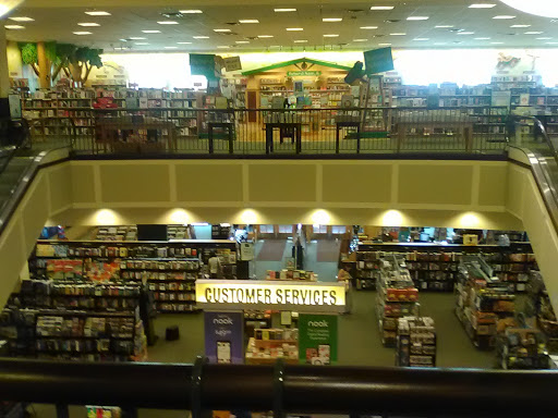 Book Store «Barnes & Noble», reviews and photos, 3195 28th St SE, Grand Rapids, MI 49512, USA