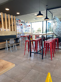 Atmosphère du Restaurant KFC Les Angles - n°10