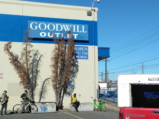 Thrift Store «Goodwill Outlet», reviews and photos, 1765 6th Ave S, Seattle, WA 98134, USA