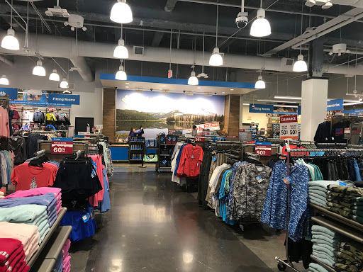 Sportswear Store «Columbia Sportswear Outlet at The Pike Outlets», reviews and photos, 35 Bay St, Long Beach, CA 90802, USA