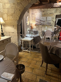 Atmosphère du Restaurant Les Arches à Aigues-Mortes - n°9