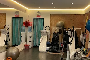 Ibiza Personal Trainers - Estudio Sant Jordi 🧘🏻‍♀️🤸🏋️‍♀️ image