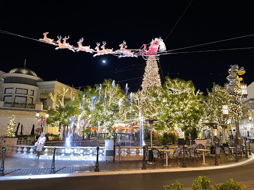 Shopping Mall «The Grove», reviews and photos, 189 The Grove Dr, Los Angeles, CA 90036, USA