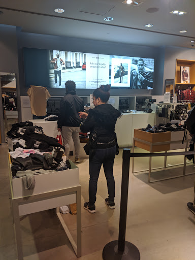 Outlet Store «Express Factory Outlet», reviews and photos, 490 Fulton St, Brooklyn, NY 11201, USA