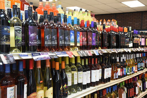 Liquor Store «Stadium Discount Liquor And Wine», reviews and photos, 5620 Stadium Dr, Kalamazoo, MI 49009, USA