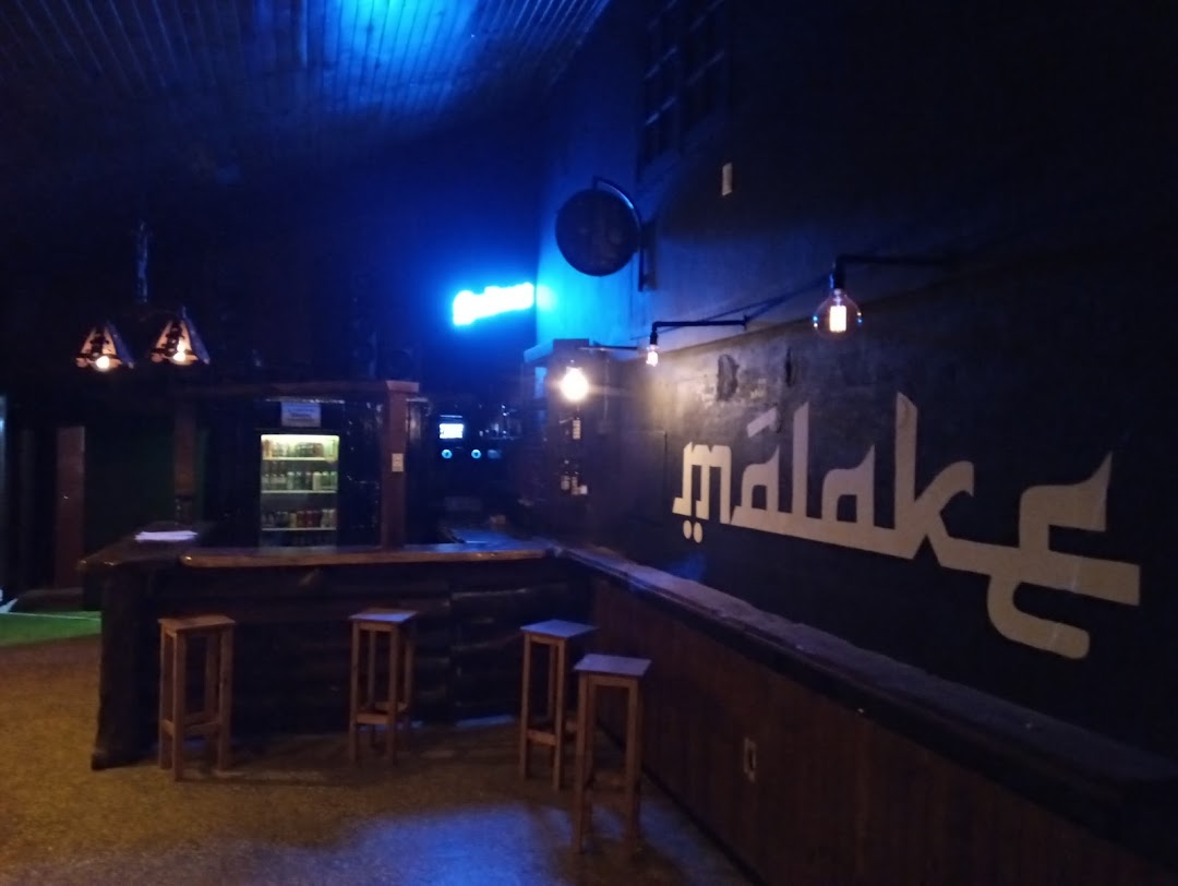 Málake Bar