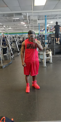 Gym «Zip Fitness Waukegan-Gurnee», reviews and photos, 730 N Green Bay Rd, Waukegan, IL 60085, USA