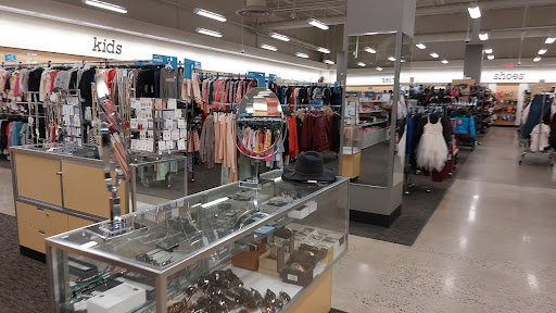 Department Store «Nordstrom Rack West Farm Shopping Center», reviews and photos, 1600 SE Rd, Farmington, CT 06032, USA