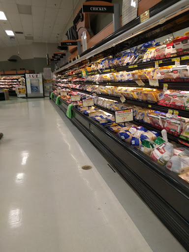 Supermarket «King Kullen», reviews and photos, 52 E Montauk Hwy, Hampton Bays, NY 11946, USA