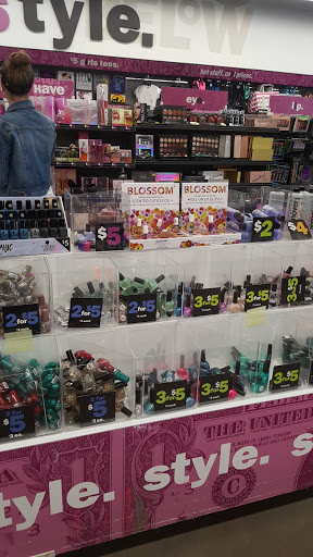 Variety Store «Five Below», reviews and photos, 2108 N 2nd St, Millville, NJ 08332, USA