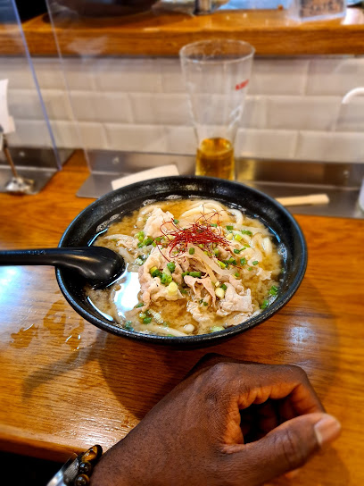 Restaurant servant des nouilles udon