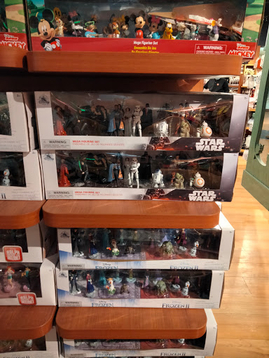 Toy Store «Disney Store», reviews and photos, 350 W Hillcrest Dr, Thousand Oaks, CA 91360, USA