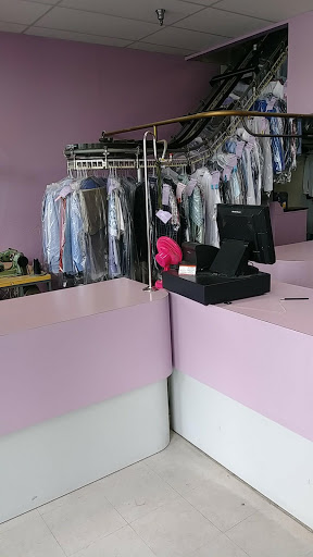 Shopping Mall «Feather Down Shopping Center», reviews and photos, 1258 Stabler Ln, Yuba City, CA 95993, USA