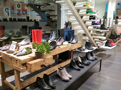 חנויות לקניית נעלי גרב לנשים תֵּל אָבִיב-יָפוֹ