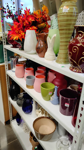 Thrift Store «Goodwill - Eagan», reviews and photos, 1247 Northwood Pkwy, Eagan, MN 55121, USA