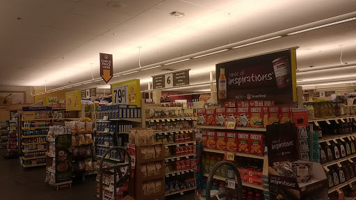 Grocery Store «Stop & Shop», reviews and photos, 105 Alewife Brook Pkwy, Somerville, MA 02144, USA