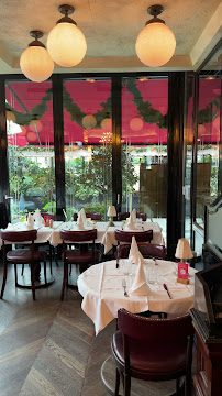 Atmosphère du Restaurant de spécialités alsaciennes Brasserie L'Alsace à Paris - n°2