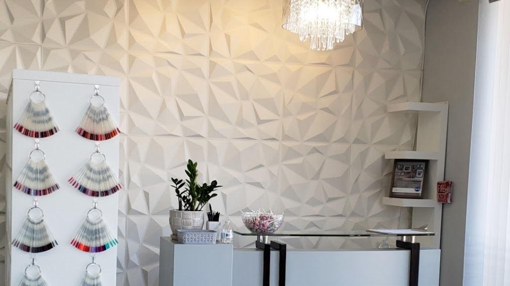 Polished Nail Lounge 01845