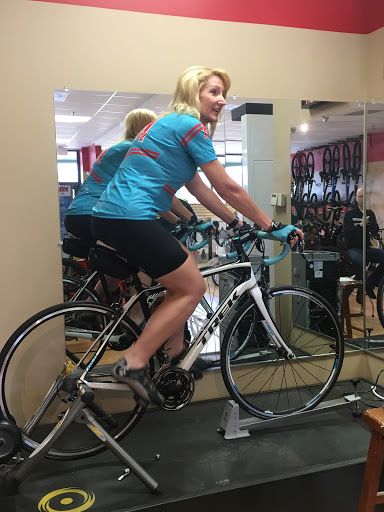 Bicycle Store «M & M Cyclery», reviews and photos, 734 Butterfield Rd, Mundelein, IL 60060, USA