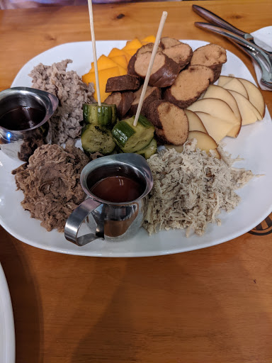 Grocery Store «Wagon Wheel Country Market & Deli», reviews and photos, 1915 S Walnut St, Bloomington, IN 47401, USA