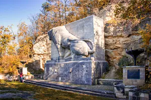 Das Löwendenkmal - Unseren Toten image