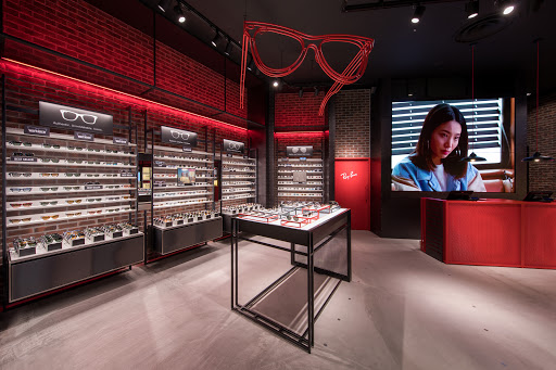 Ray-Ban Store 越谷レイクタウン