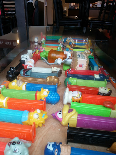 Pizza Restaurant «Schmizza Pub & Grub Broadway», reviews and photos, 628 NE Broadway St, Portland, OR 97232, USA