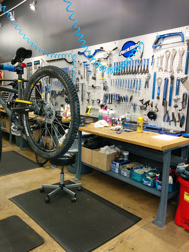 Bicycle Store «Performance Bicycle», reviews and photos, 1202 N Federal Hwy, Fort Lauderdale, FL 33304, USA