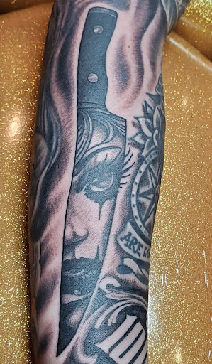 Tattoo and Piercing Shop «Lunchbox Tattoo & Body Piercing», reviews and photos, 3604 N Chapel Hill Rd, Johnsburg, IL 60050, USA