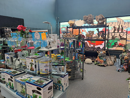 Pet Supply Store «Seascape Aquarium & Pet Center», reviews and photos, 2162 Gulf Gate Dr, Sarasota, FL 34231, USA