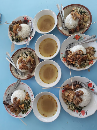 10 Tempat Makan Terbaik di Indonesia yang Wajib Dikunjungi