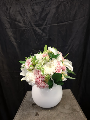 Florist «Designs North Florist & Interiors», reviews and photos, 504 E Cornwallis Dr a, Greensboro, NC 27405, USA