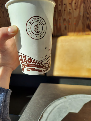 Mexican Restaurant «Chipotle Mexican Grill», reviews and photos, 915 E Oak St, Conway, AR 72032, USA