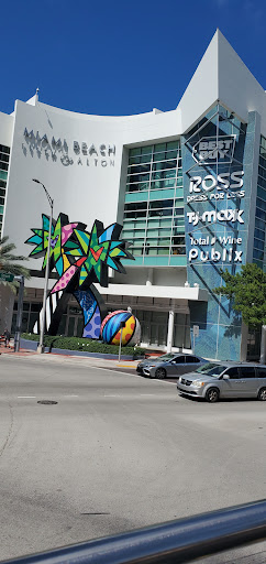 Clothing Store «Ross Dress for Less», reviews and photos, 1141 5th St, Miami Beach, FL 33139, USA