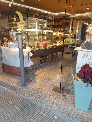 Horno de pan y Pastelería Corominas S L en Santa Eugènia de Berga, Barcelona