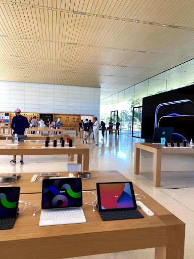 Shopping Mall «Cupertino Village», reviews and photos, 10869 N Wolfe Rd, Cupertino, CA 95014, USA