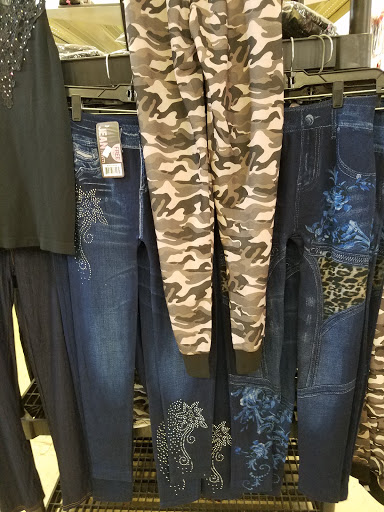 Beauty Supply Store «Hanini Plus discount hair and beauty supplies», reviews and photos, 340 Broad St, Elyria, OH 44035, USA