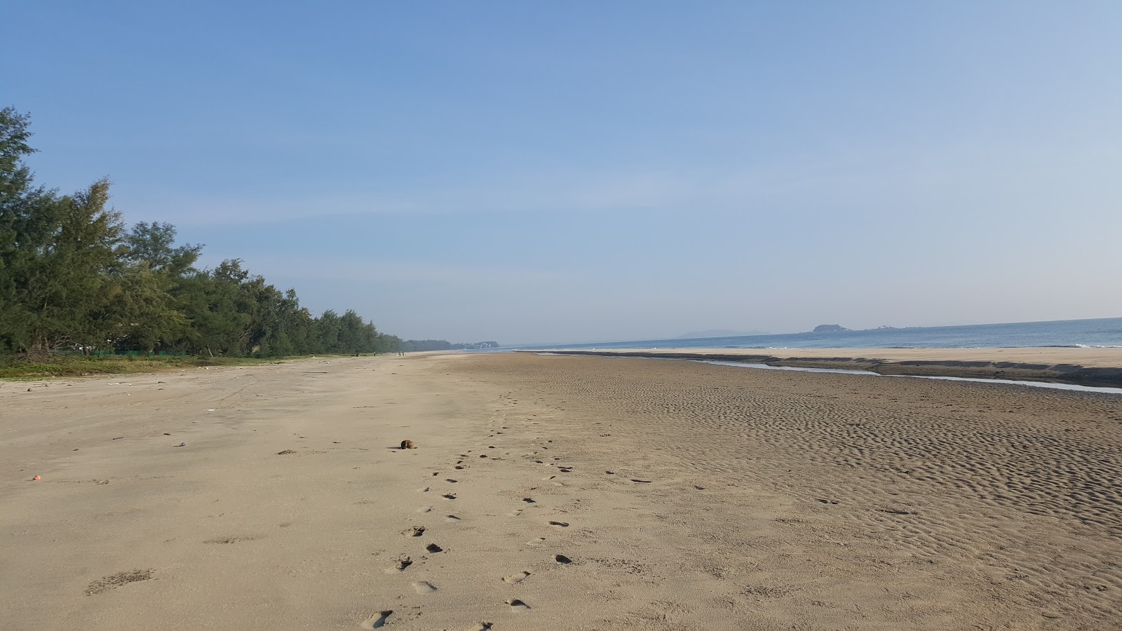 Foto de Gebeng Kampung Beach com alto nível de limpeza