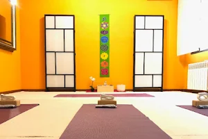 Madredelagua Yoga image
