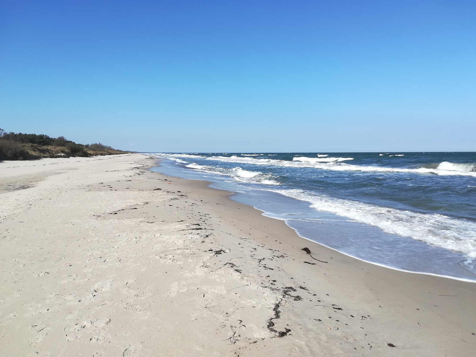 Foto de Gedesby Beach com areia brilhante superfície