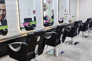 Green Trends Unisex Hair & Style Salon image