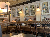 Atmosphère du Restaurant français Les Antiquaires à Paris - n°17